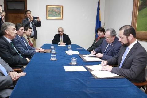 UdeC y CONAF Araucanía suscribieron nuevo acuerdo de colaboración